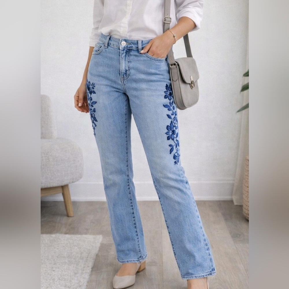 DG2 Diane Gilman Virtual Stretch Jeans 10P Petite Light Wash Floral Embroidered